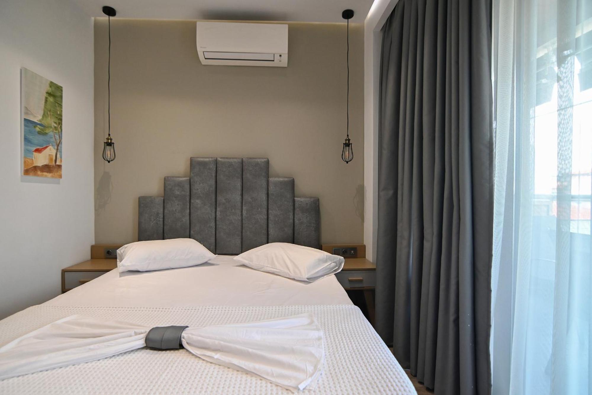 Amalia Rooms Sea View Vrasná エクステリア 写真